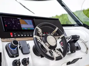 Thumbnail von Cruisers Yachts 38 VTR
