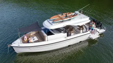 Thumbnail von Cruisers Yachts 38 VTR