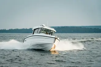 Thumbnail von Cruisers Yachts 38 VTR EC