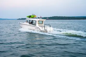 Thumbnail von Cruisers Yachts 38 VTR EC