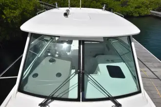 Thumbnail von Boston Whaler 315 Conquest Re-powered -  twin 350