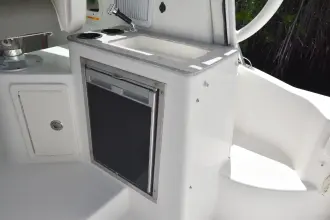 Thumbnail von Boston Whaler 315 Conquest Re-powered -  twin 350