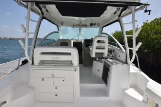 Thumbnail von Boston Whaler 315 Conquest Re-powered -  twin 350