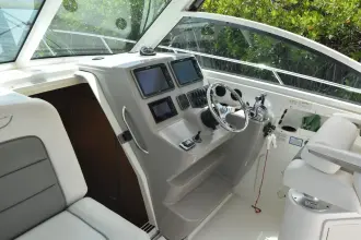 Thumbnail von Boston Whaler 315 Conquest Re-powered -  twin 350