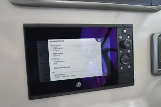 Thumbnail von Boston Whaler 315 Conquest Re-powered -  twin 350