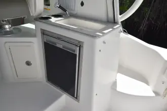 Thumbnail von Boston Whaler 315 Conquest Re-powered -  twin 350