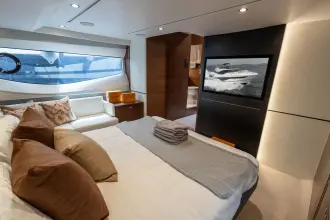 Thumbnail von Princess S62 Lady A of Lymington