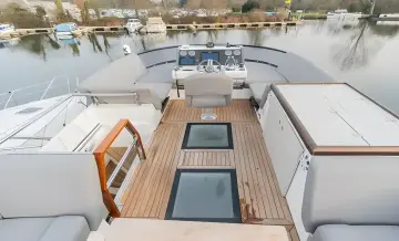 Thumbnail von Sealine F46 Excellent service history