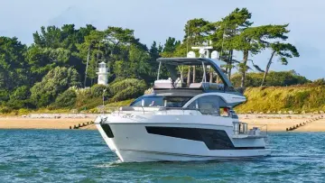 Fairline Squadron 58