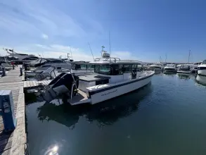 Axopar 37 XC Cross Cabin