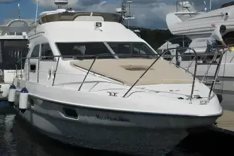 Sealine F33 Miss Sunshine
