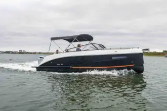 Maxima 800 Cabin