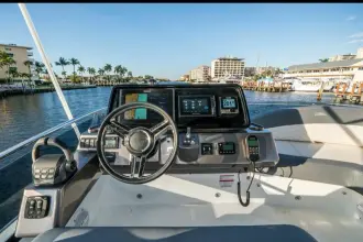Thumbnail von Galeon 400 FLY