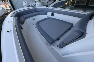 Thumbnail von Boston Whaler 330 Outrage