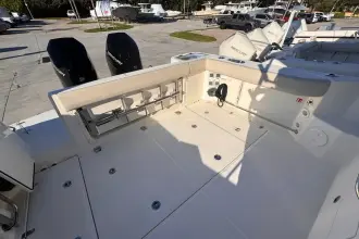 Thumbnail von Boston Whaler 325 Conquest