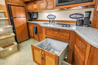 Thumbnail von Cruisers Yachts 5370 Express