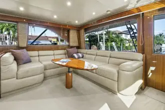 Thumbnail von Viking 74 Enclosed Bridge