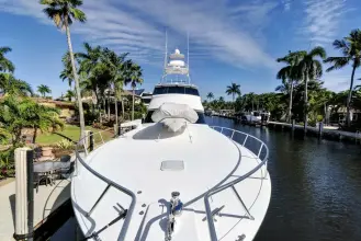 Thumbnail von Viking 74 Enclosed Bridge