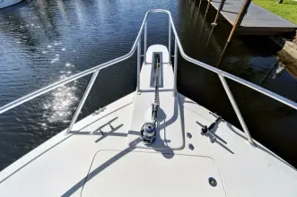 Thumbnail von Viking 74 Enclosed Bridge