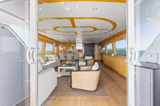 Thumbnail von Hatteras 80 Enclosed Bridge Skylounge