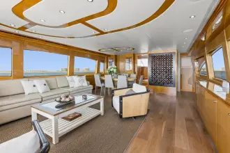 Thumbnail von Hatteras 80 Enclosed Bridge Skylounge