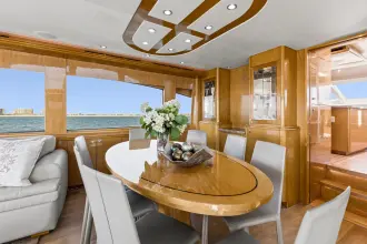 Thumbnail von Hatteras 80 Enclosed Bridge Skylounge