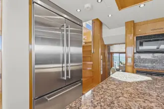 Thumbnail von Hatteras 80 Enclosed Bridge Skylounge