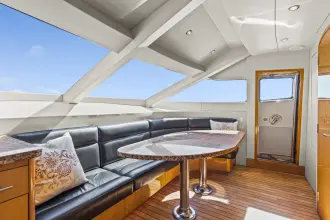 Thumbnail von Hatteras 80 Enclosed Bridge Skylounge
