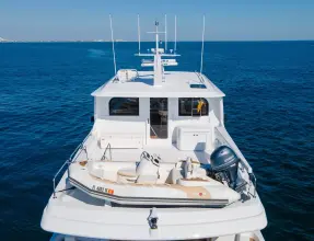 Thumbnail von Hatteras 80 Enclosed Bridge Skylounge