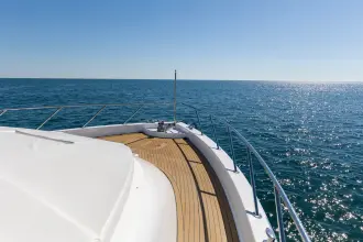 Thumbnail von Hatteras 80 Enclosed Bridge Skylounge