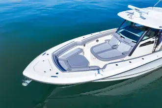 Thumbnail von Boston Whaler 380 Outrage