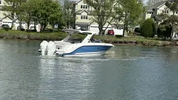 Thumbnail von Sea Ray SLX 310 Outboard