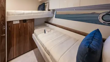 Thumbnail von Riviera 6800 Sport Yacht