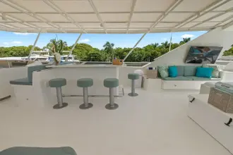 Thumbnail von Trinity Yachts Raised Pilothouse