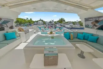 Thumbnail von Trinity Yachts Raised Pilothouse