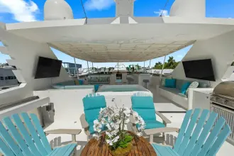 Thumbnail von Trinity Yachts Raised Pilothouse