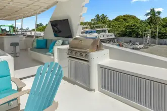 Thumbnail von Trinity Yachts Raised Pilothouse