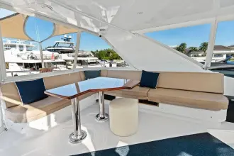 Thumbnail von Hatteras 64 Motor Yacht