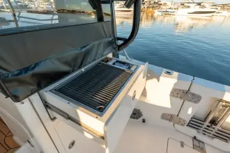 Thumbnail von Boston Whaler 365 Conquest