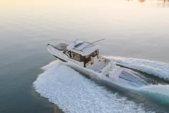 Thumbnail von Boston Whaler 365 Conquest