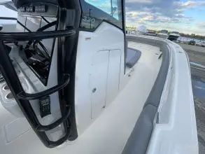 Thumbnail von Boston Whaler 300 Outrage