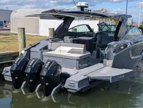 Thumbnail von Cruisers Yachts 38 GLS OB