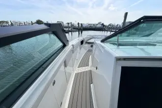 Thumbnail von Sea Ray SLX 400 Outboard