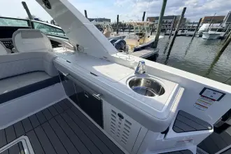 Thumbnail von Sea Ray SLX 400 Outboard