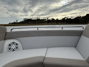 Thumbnail von Boston Whaler 210 Vantage