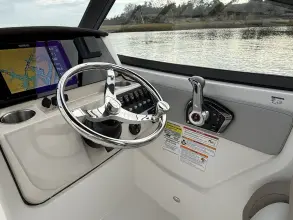 Thumbnail von Boston Whaler 210 Vantage