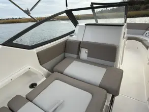 Thumbnail von Boston Whaler 210 Vantage