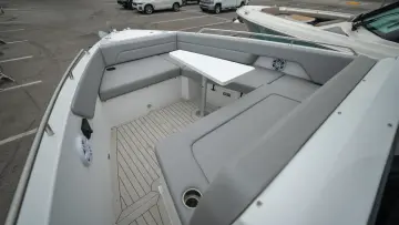 Thumbnail von Cruisers Yachts 38 VTR