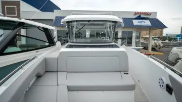 Thumbnail von Cruisers Yachts 38 VTR