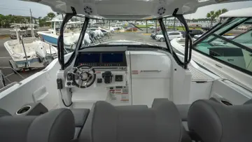 Thumbnail von Cruisers Yachts 38 VTR